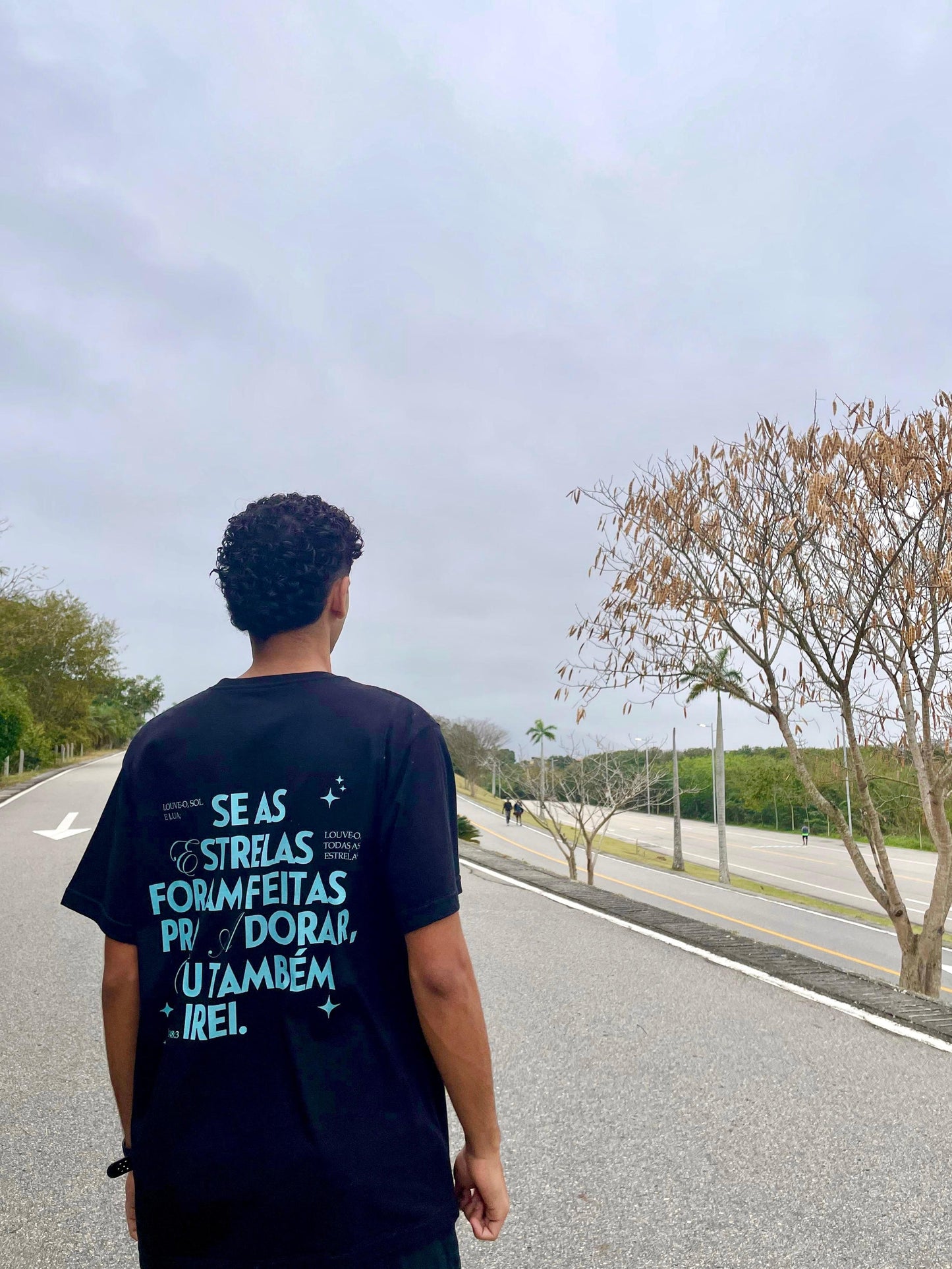 Camiseta clássica premium Preta - Estrelas